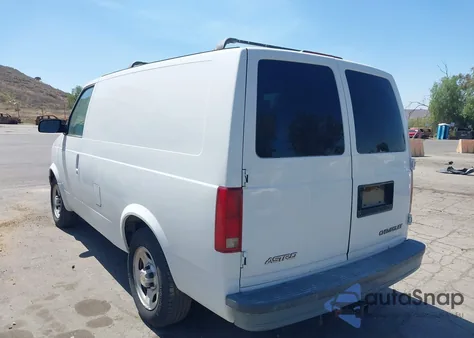2004 Chevrolet Astro z USA, uszkodzony, nr VIN 1GCDM19X24B114698
